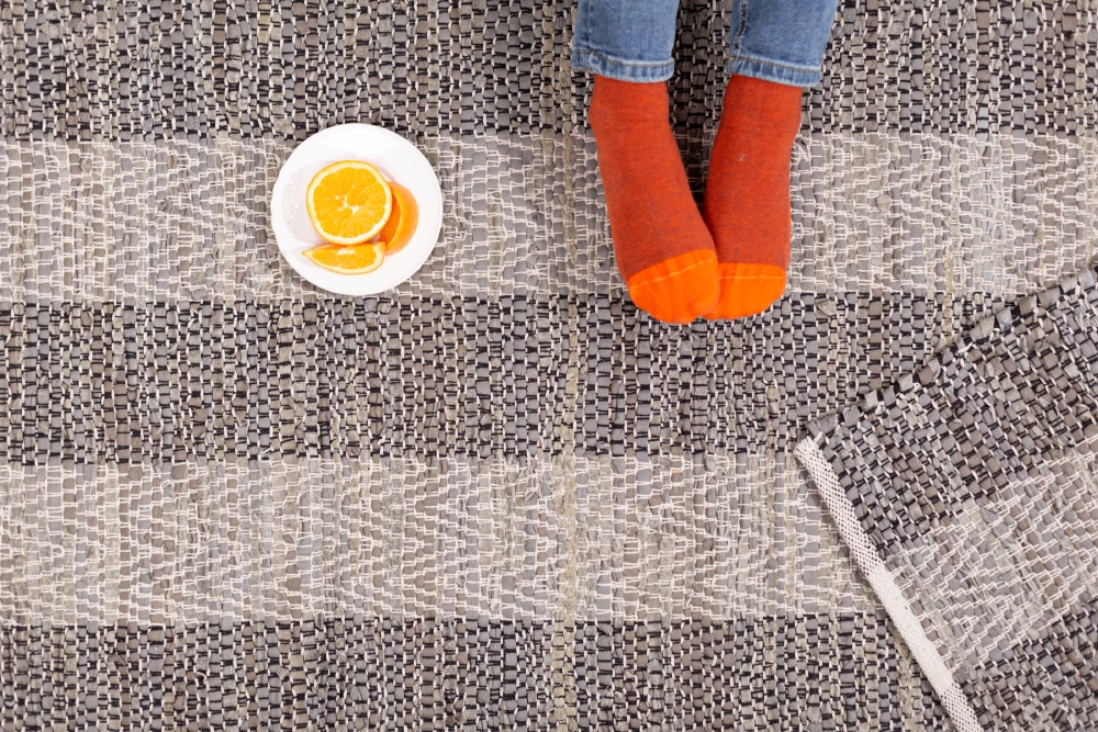 Qilim Fishbone për korridor, lëkurë, gri-bezhë, 70x150cm