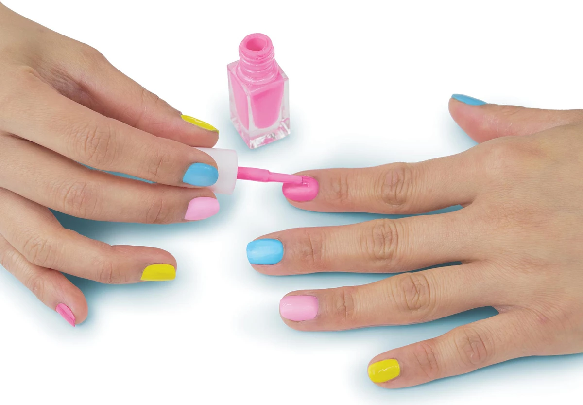 Set Kreativ për Manikyr Barbie – Nail Salon Craft Set