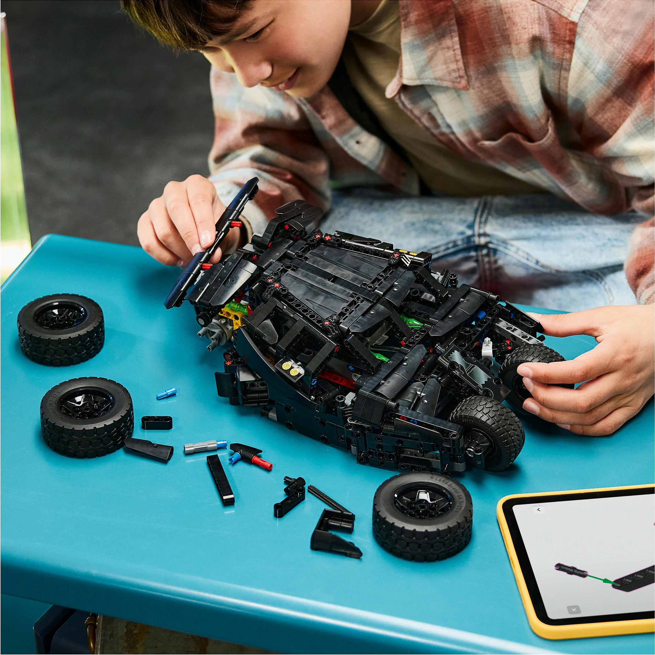 Set ndërtimi LEGO Technic 42239 Batmobile Tumbler, 719 pjesë, Control+, multicolor