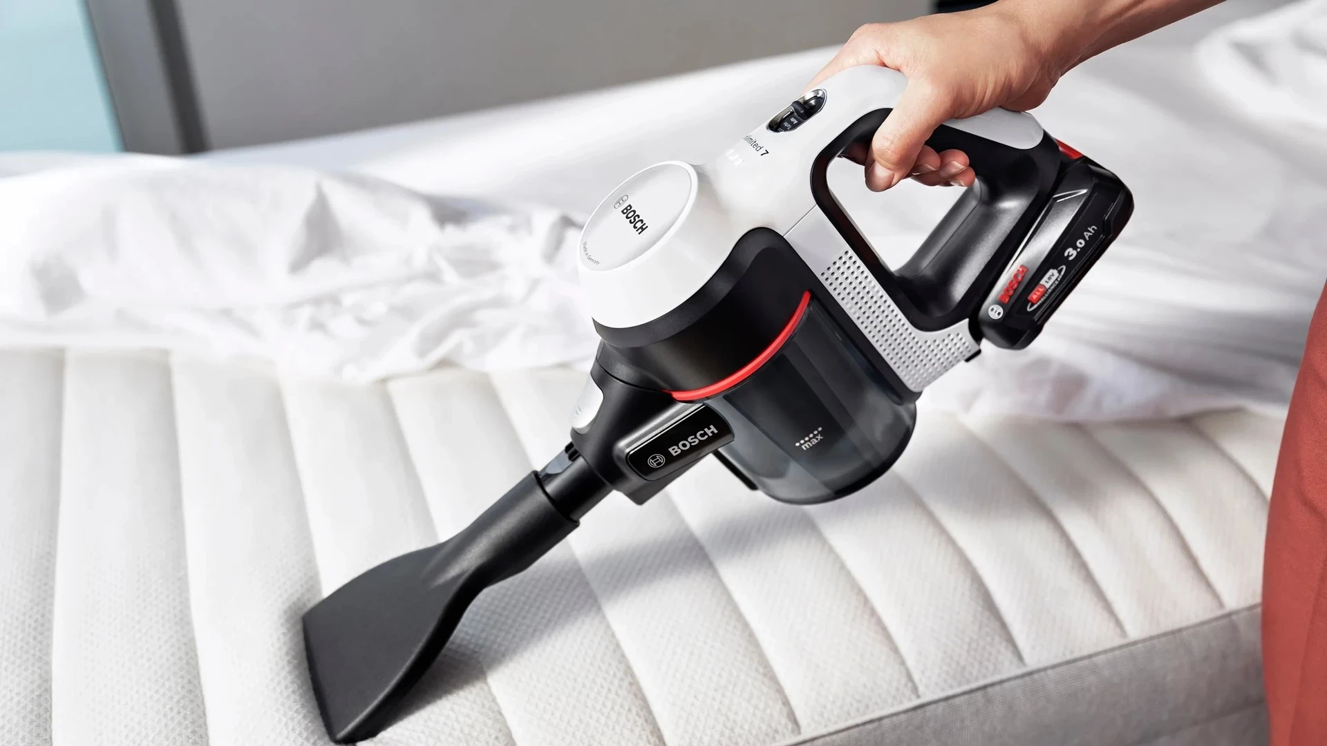 Fshesë me vakum BOSCH BCS 711XXL, e zezë