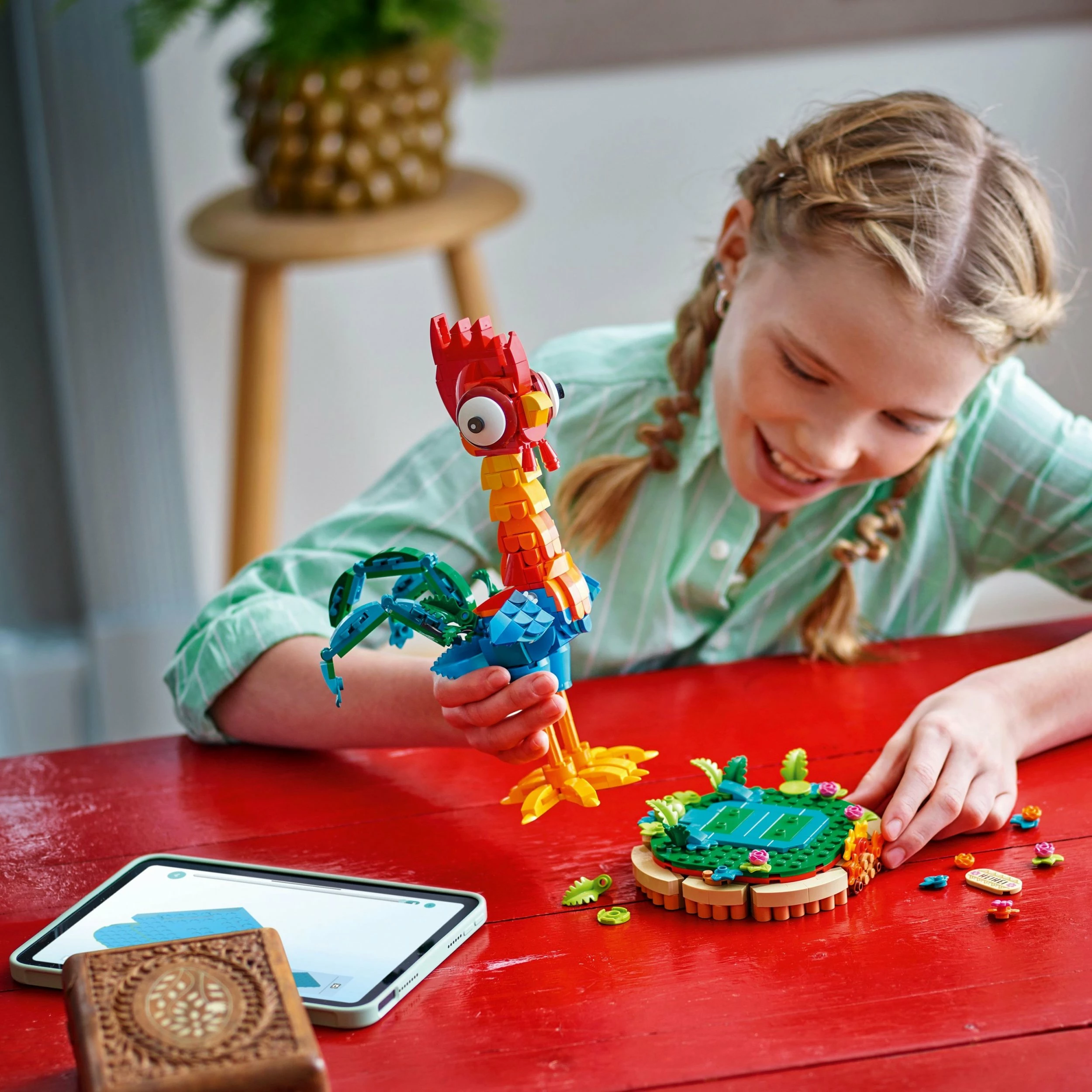 Set ndërtimi LEGO Disney Heihei 43272, 566 copë