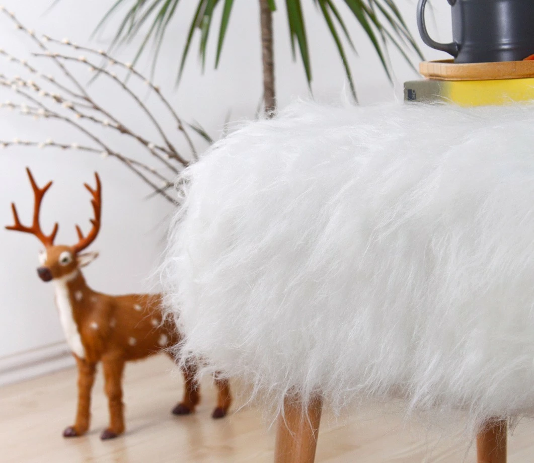 Puf skandinav, ngjyrë e bardhë, këmbë druri, Atelier del Sofa, Deer