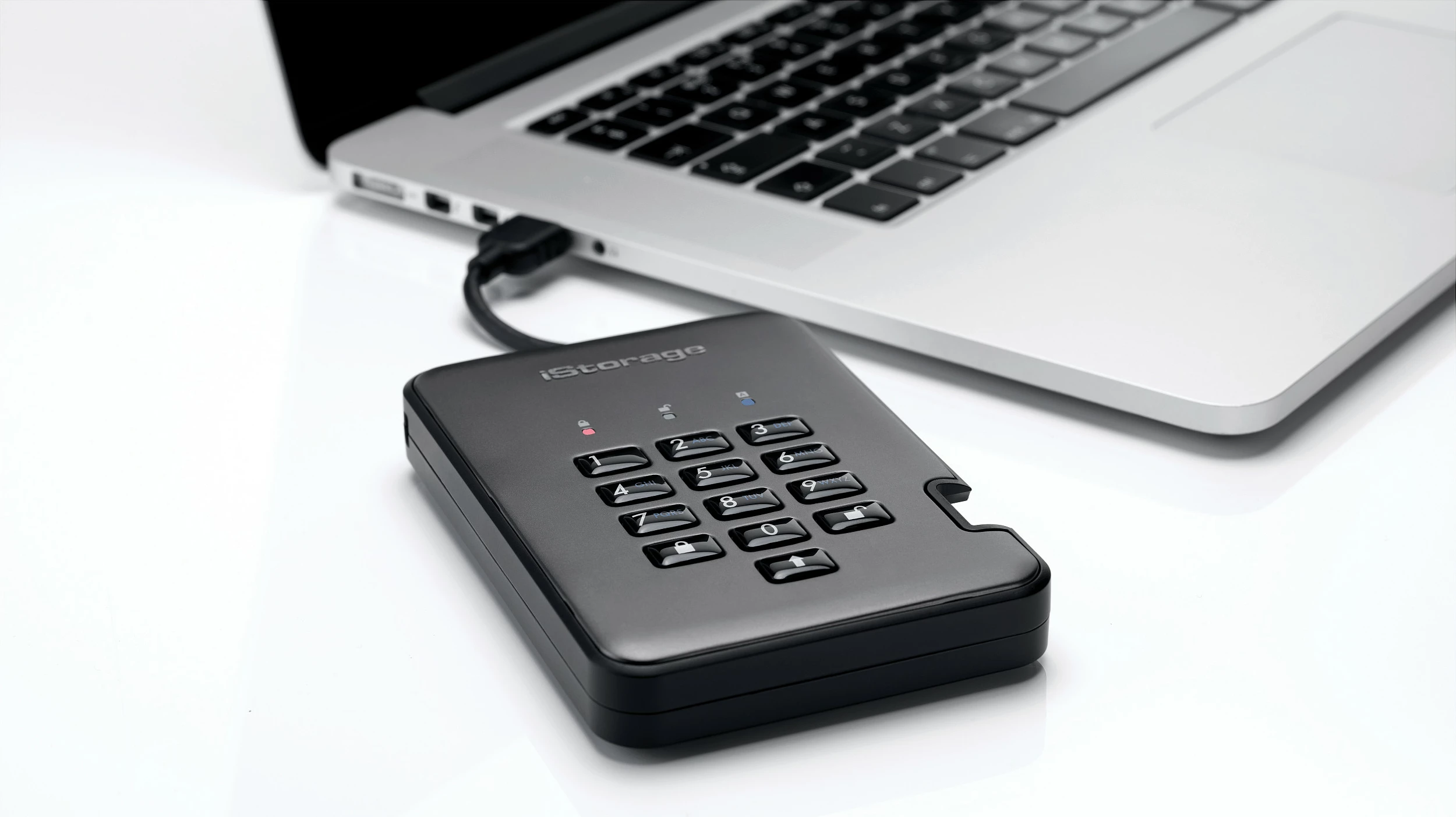 Hard disk ekstern iStorage diskAshur Pro2 4TB, USB 3.2, 2.5", enkriptim AES-XTS 256-bit, me tastierë, i zi