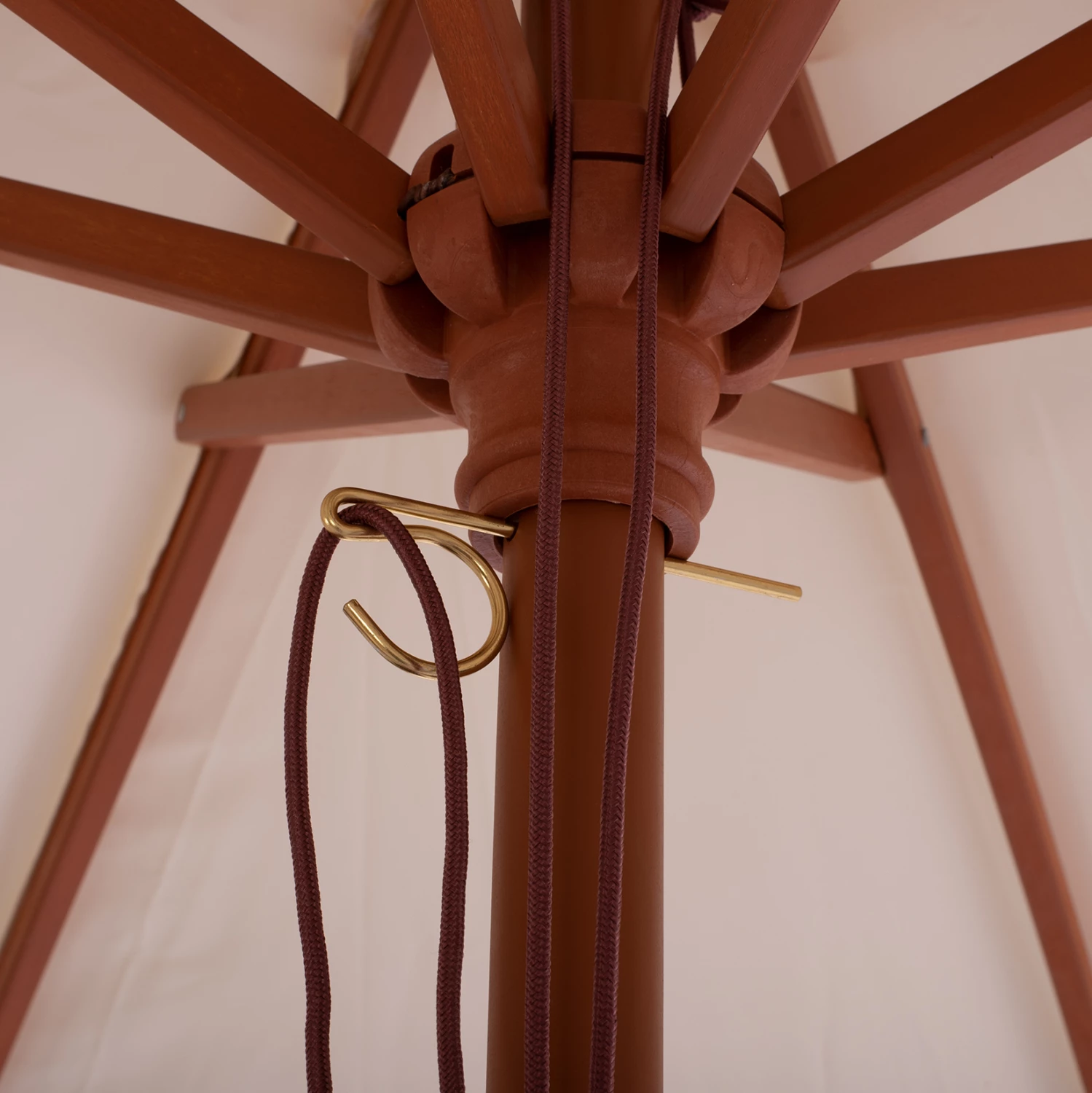 Ombrellë profesionale Wagner, makrame krosi, ngjyrë bezhë, skelet druri, Φ225x2.60Y m, FH5777.01