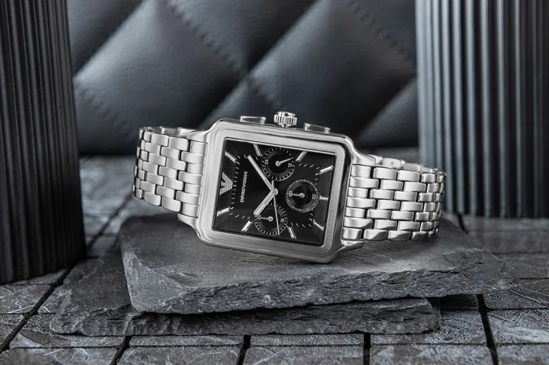 Orë dore meshkujsh Emporio Armani Diego AR11751, argjend me të zezë, set me kuti