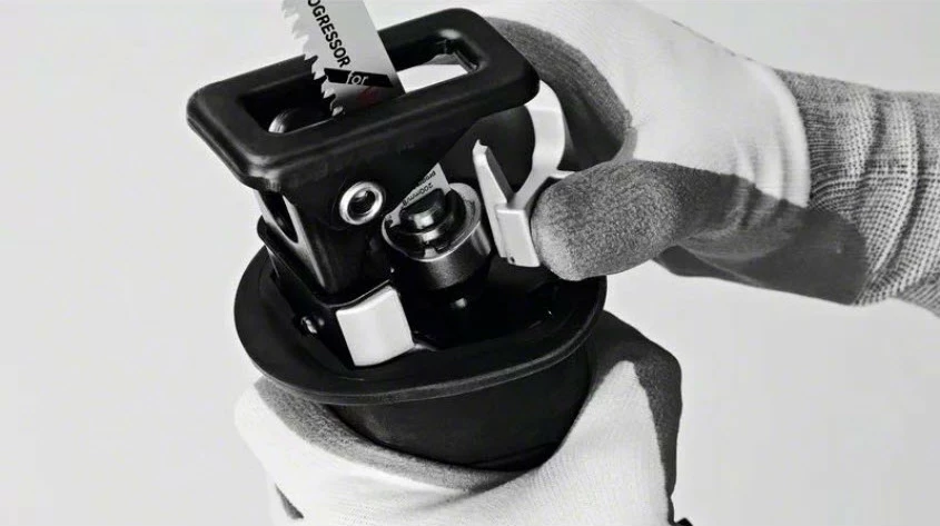 Sharrë reciproke Bosch GSA 18V-32, brushless, 18V, valixhe, zi/kaltër/kuqe