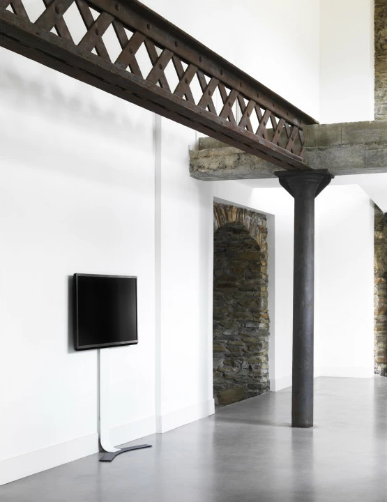 STANDiT 400 Mbështetje fikse për televizor në mur pa shpime