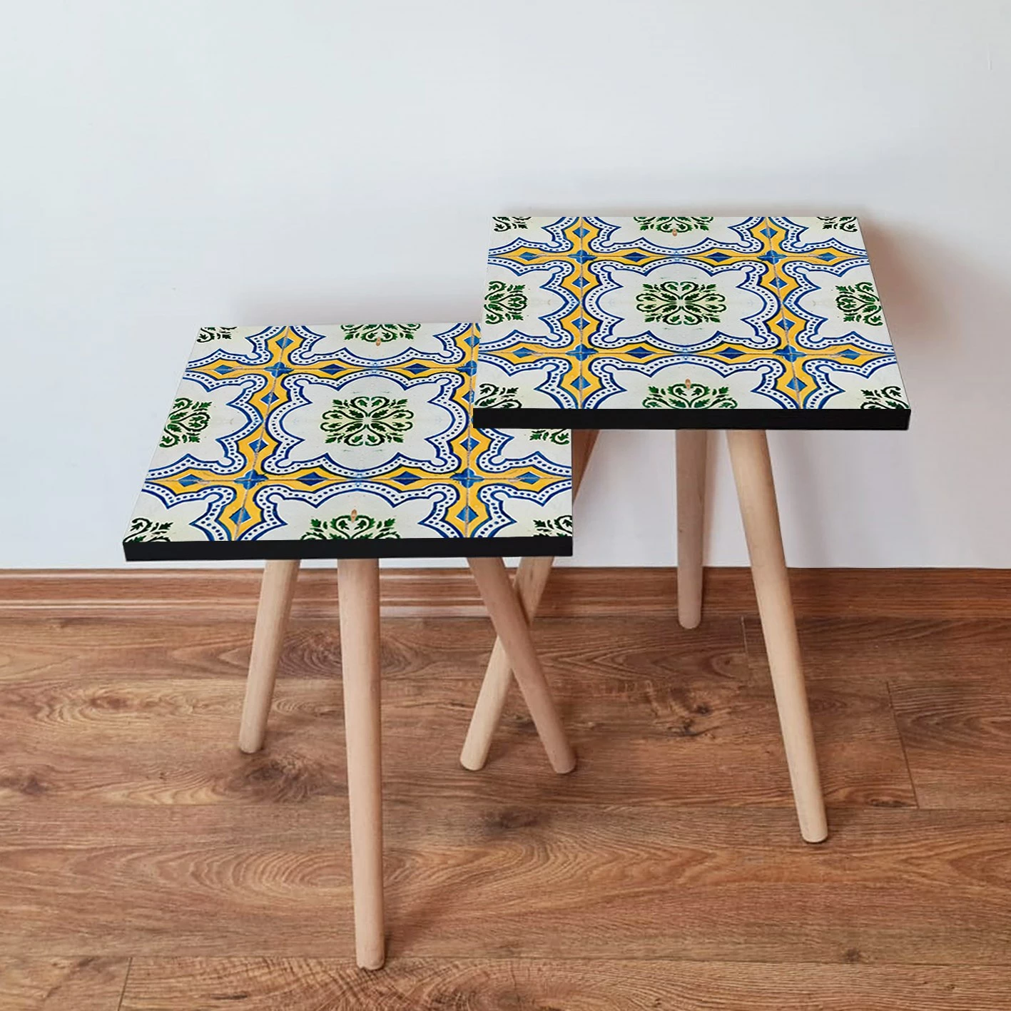 Set tavolinash ndihmëse, 2 copë, Skye Decor, shumëngjyrëshe, 2Shp30