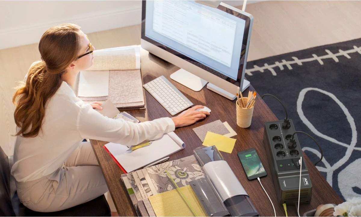 UPS APC BE500G2-GR, 500VA/300W, 8 dalje Schuko, USB, e zezë