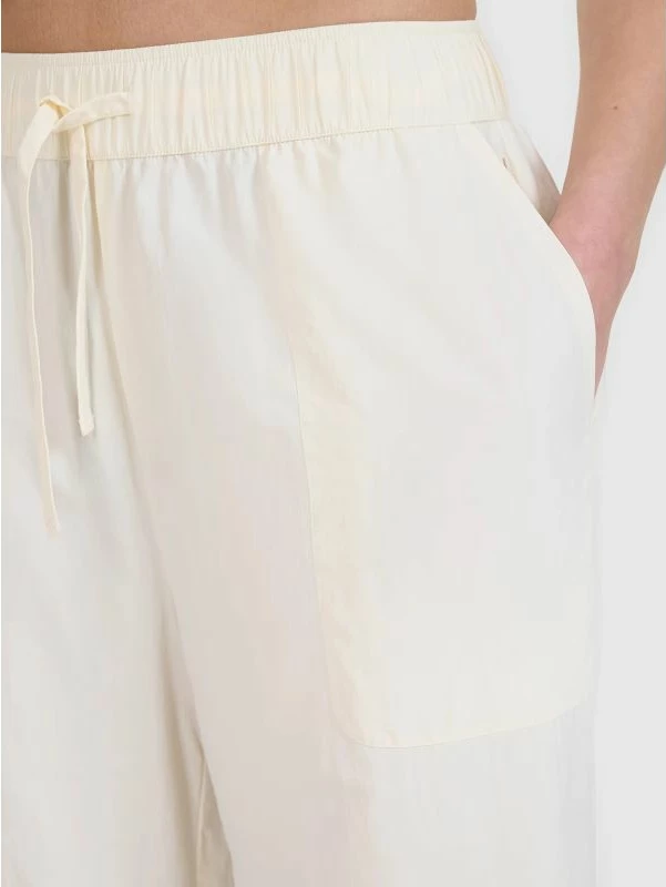 Pantallona të gjëra për femra 4F