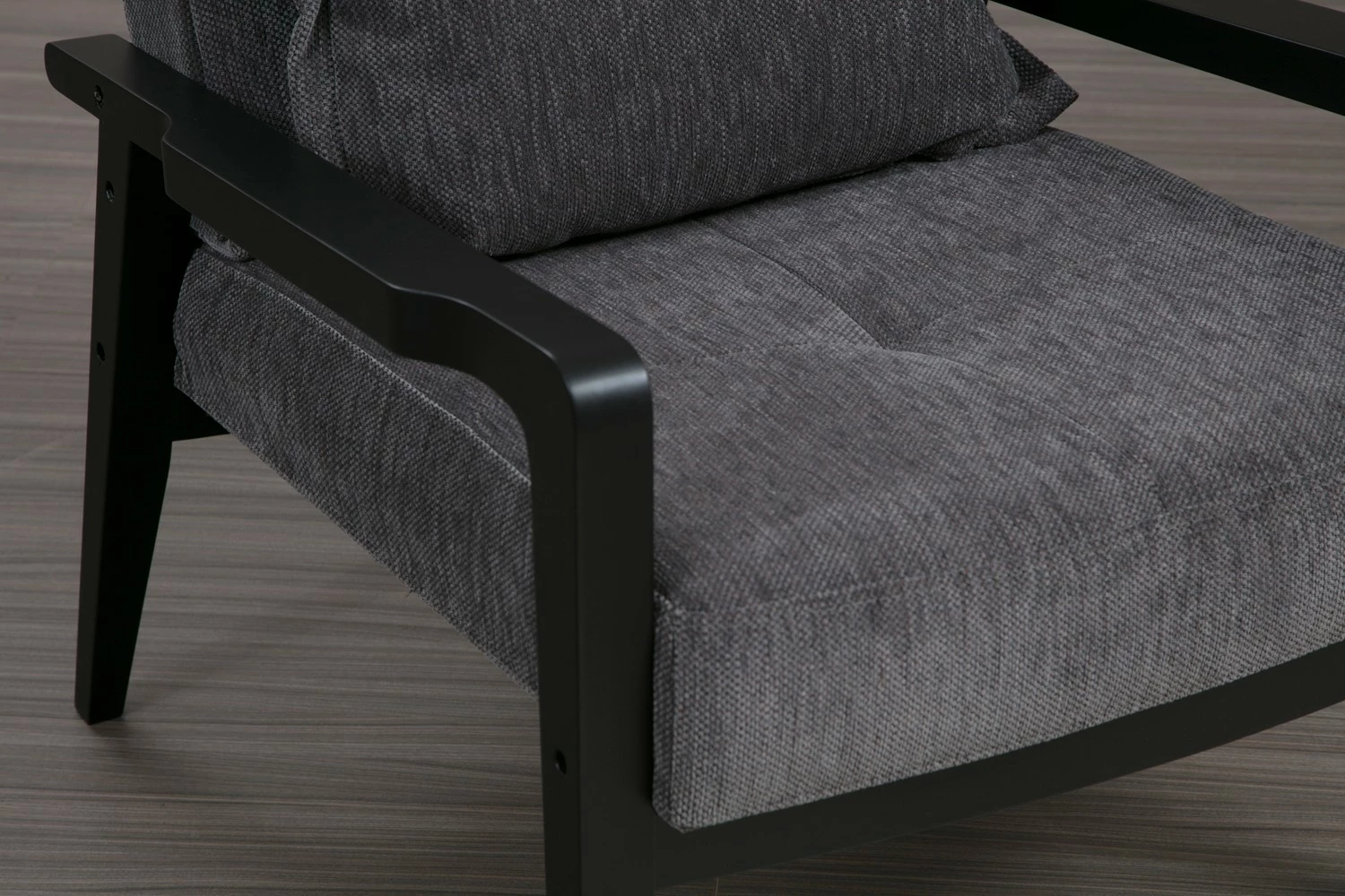 Karrige Wing, Atelier del Sofa, Apollo, ngjyrë gri