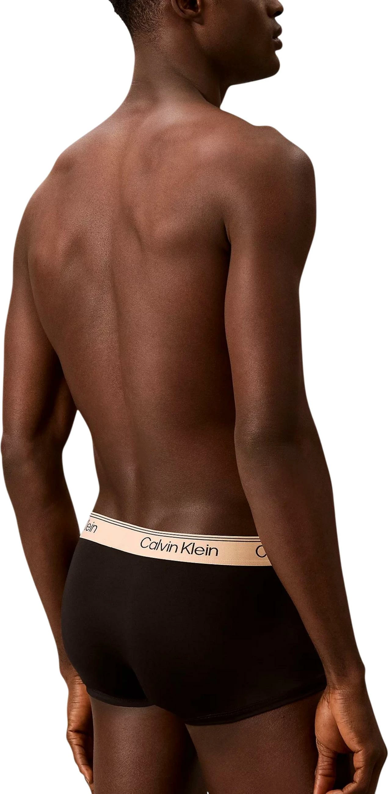Të brendshme për meshkuj Calvin Klein Underwear Low Rise Trunk 3PK LV00NB4409, të zeza-blu [Madhësia: XL]