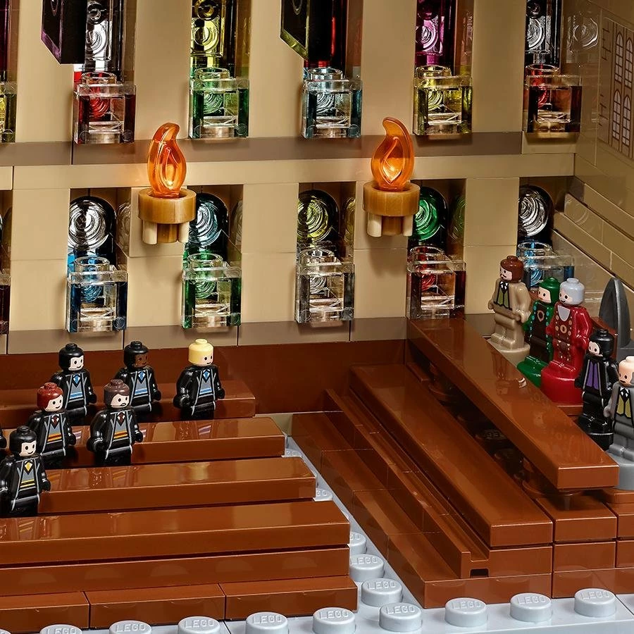 Set LEGO Harry Potter Hogwarts Castle 71043, 6020 elemente, 16+