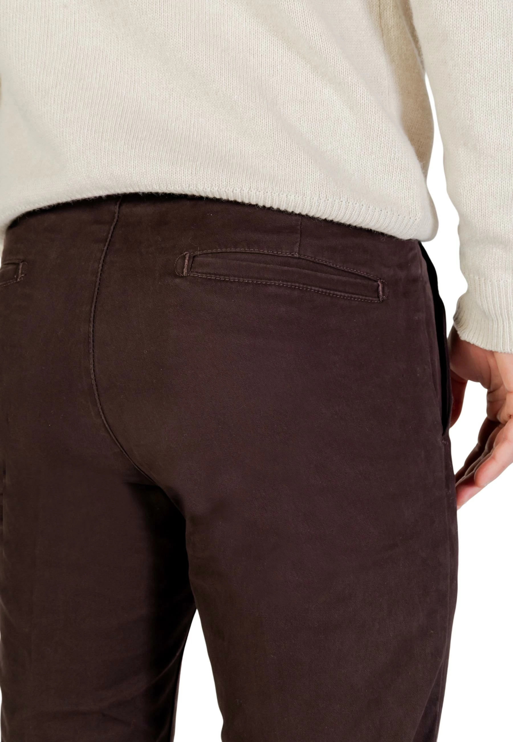 Pantallona chino për meshkuj Borghese 5WPA01 07CO126M, kafe të errëta [Madhësia: XS]