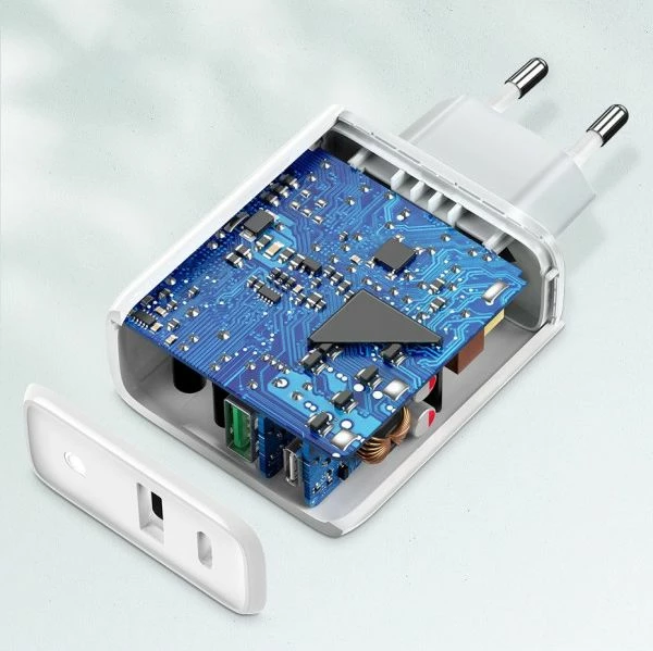 Karikues muri Ugreen 56562 36W, 1x USB-A + 1x USB-C, QC/PD, i bardhë