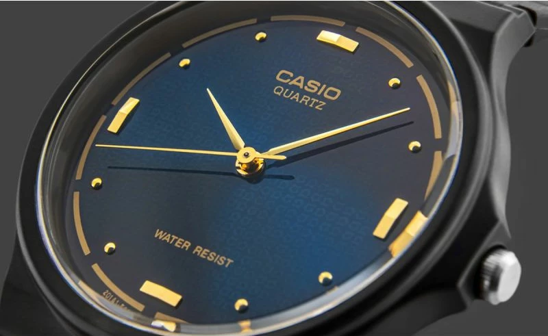 Orë dore për femra Casio, e zezë