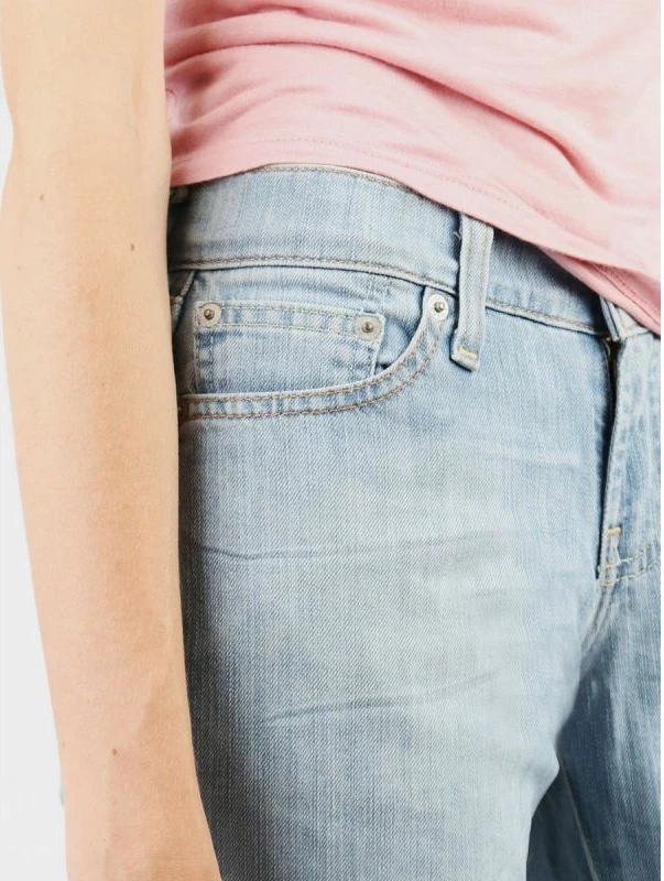 Pantallona Levi's Bootcut për femra, blu [Madhësia: W26 L34]