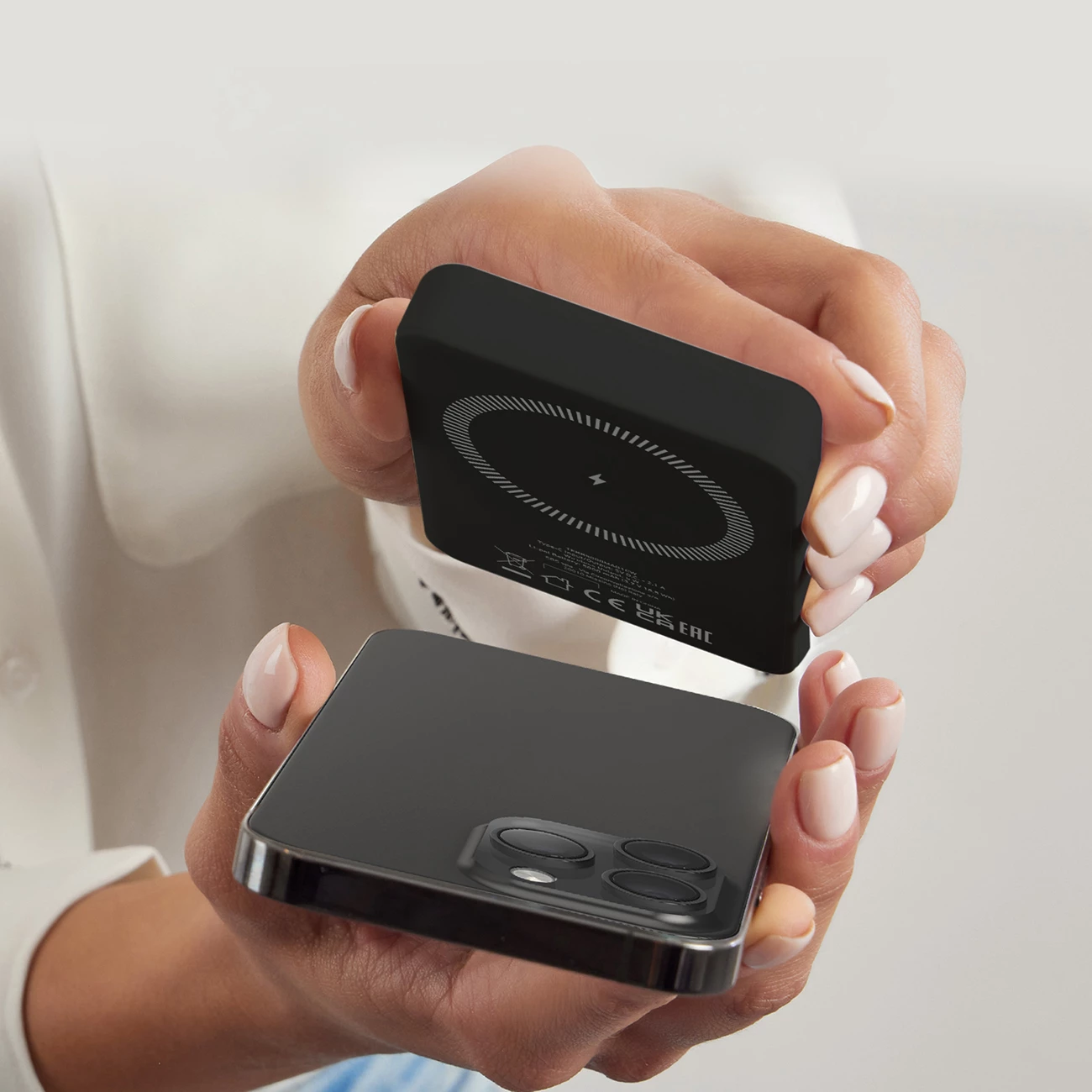 Power bank SBS TEBB5000MAG1CK, 5000 mAh, MagSafe, USB-C, i zi