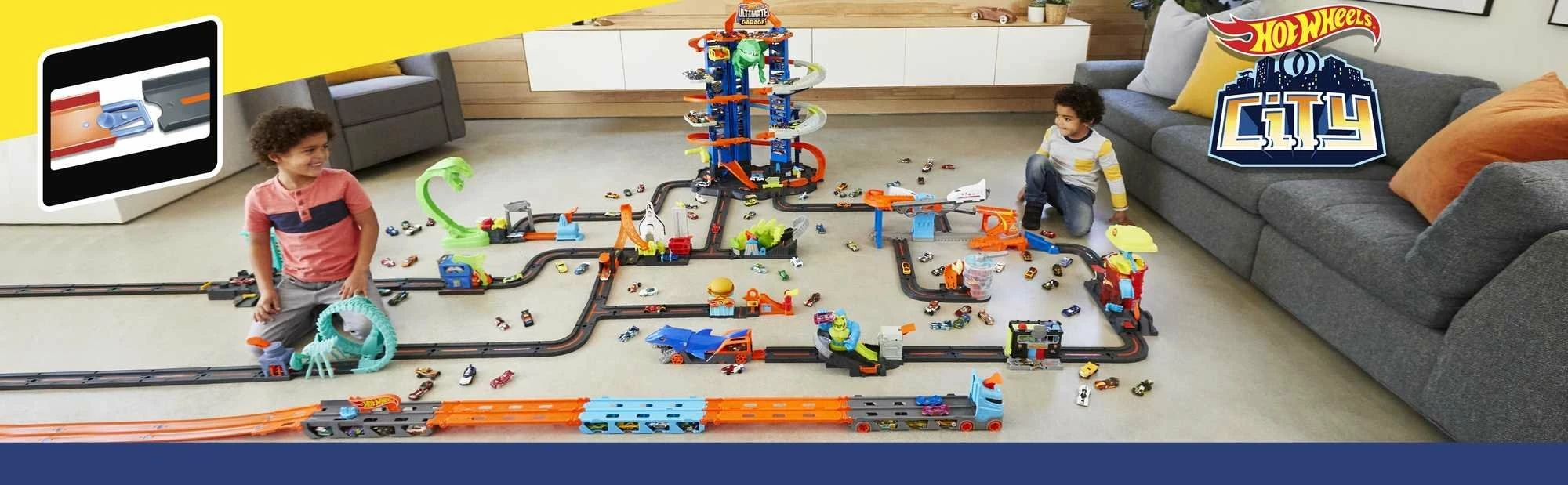 Transportues/pistë garash Hot Wheels City Racing Transporter 2-in-1 GVG37, shkallë 1:64, pistë 1.8 m, mban 20+ makina, set me 3 makina, blu