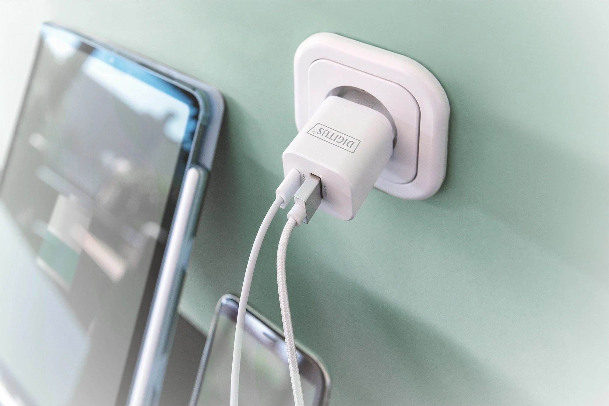 Karikues Digitus 1x USB-A 1x USB-C 30W, QC3.0, i bardhë