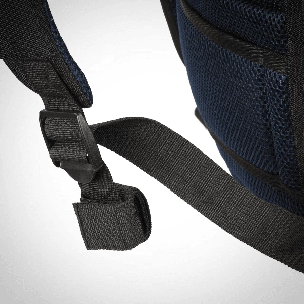 Çantë shpine për laptop RivaCase 8460, deri 17", e zezë