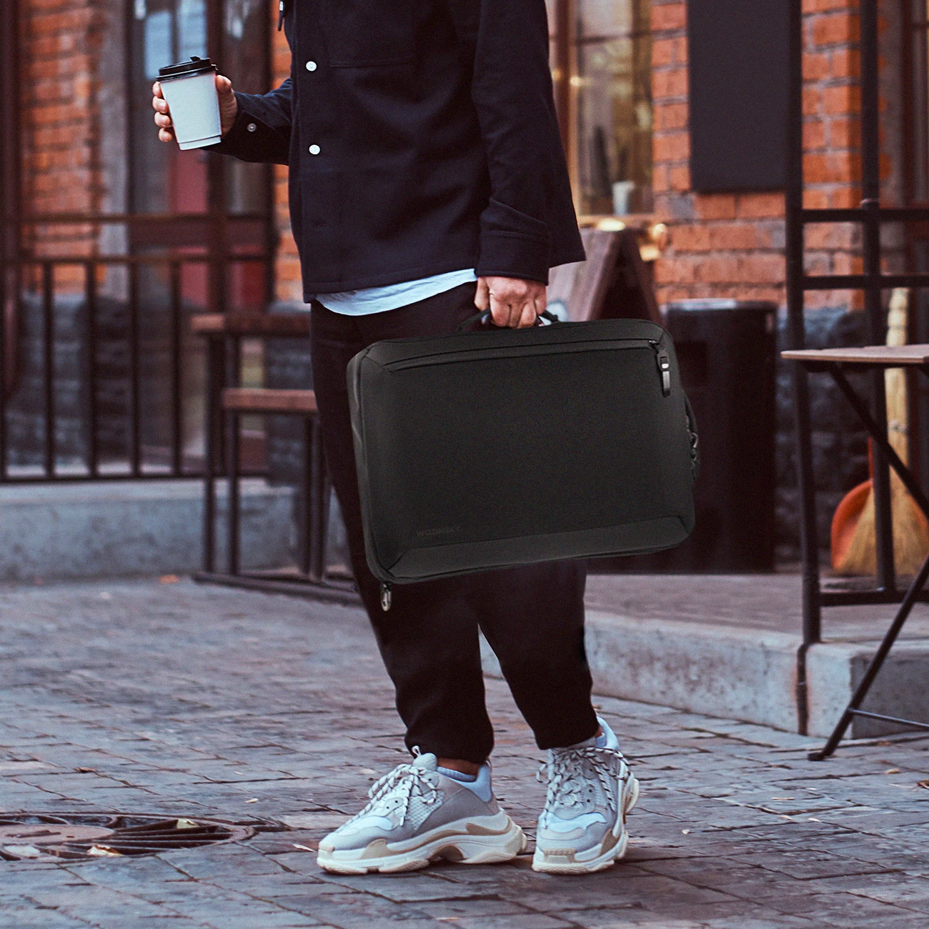 Çantë shpine/laptopi Wozinsky Premium 15.6 inç, me port USB, e zezë