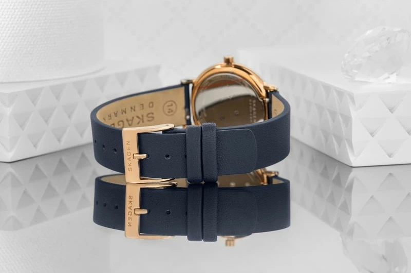 Orë dore për femra Skagen, rozë gold me rrip blu