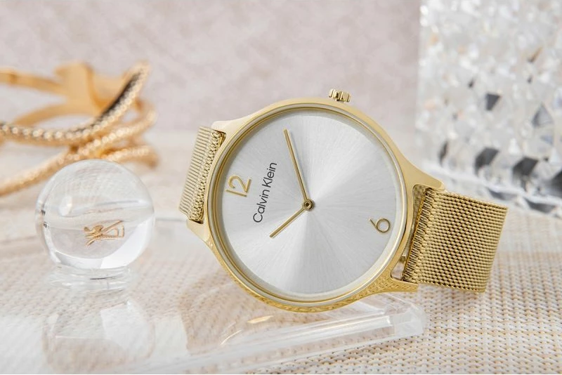 Orë dore për femra Calvin Klein, ari