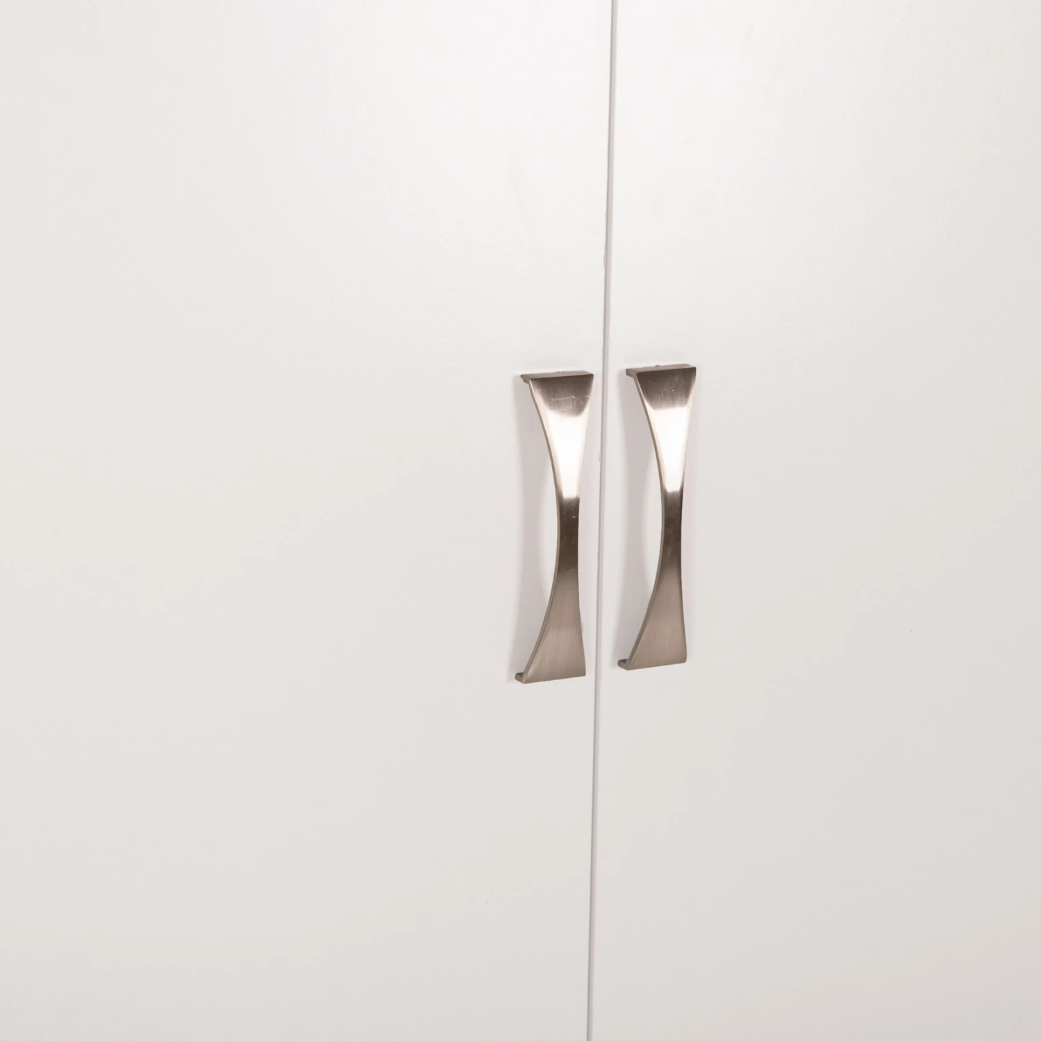 Dollap 3-fletësh CARLY FH384.05 me 2 sirtarë ngjyrë e bardhë 150x55x180H cm