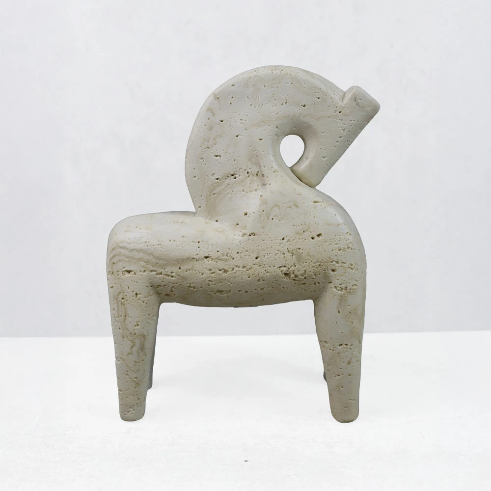 Dekor kalë ARCHON II, rrëshirë, bezhë, 17x7.5x22cm