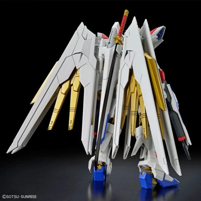 Model BANDAI Mighty Strike Freedom Gundam, 1/144