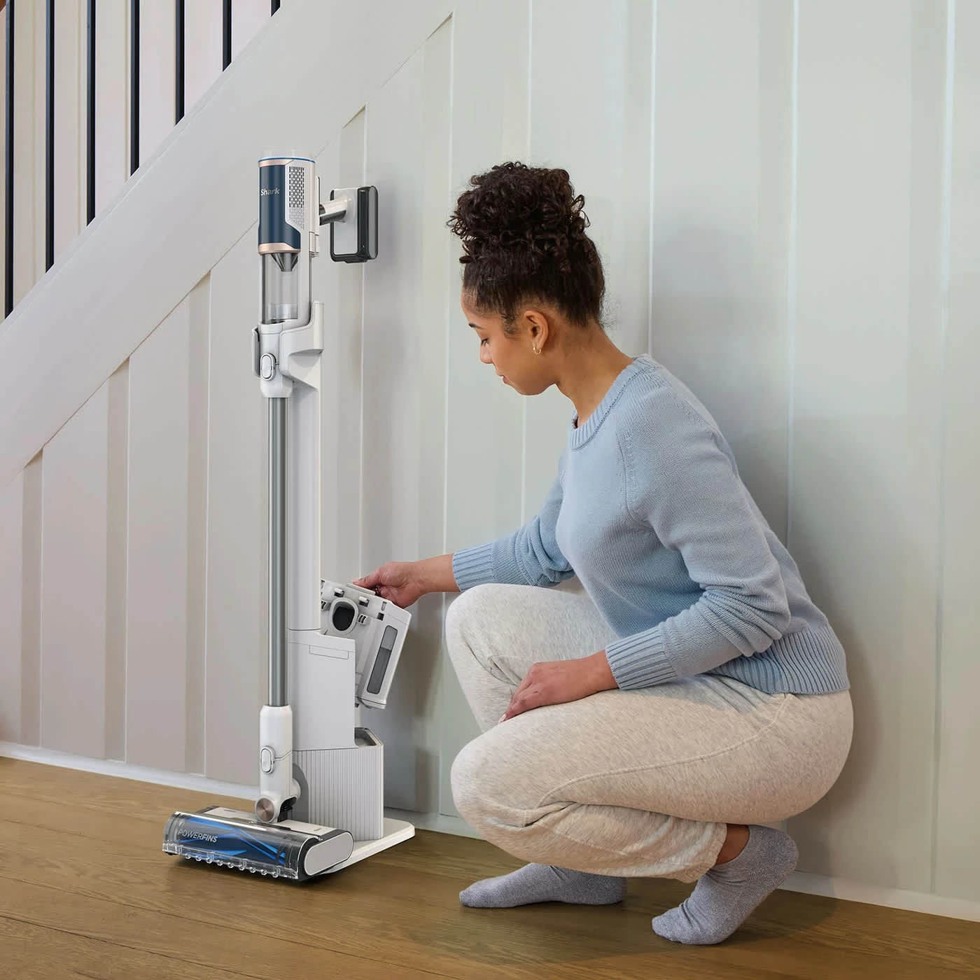 Fshesë elektrike Shark BU3521EU, 2-në-1, pa qese, blu, bardhë