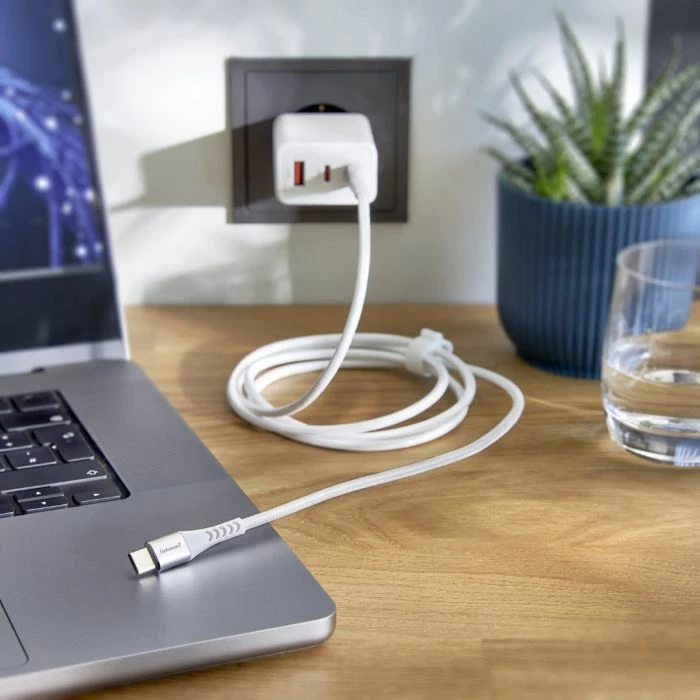 kabllo USB-C në USB-C Intenso C315C 1.5m 60W e bardhë
