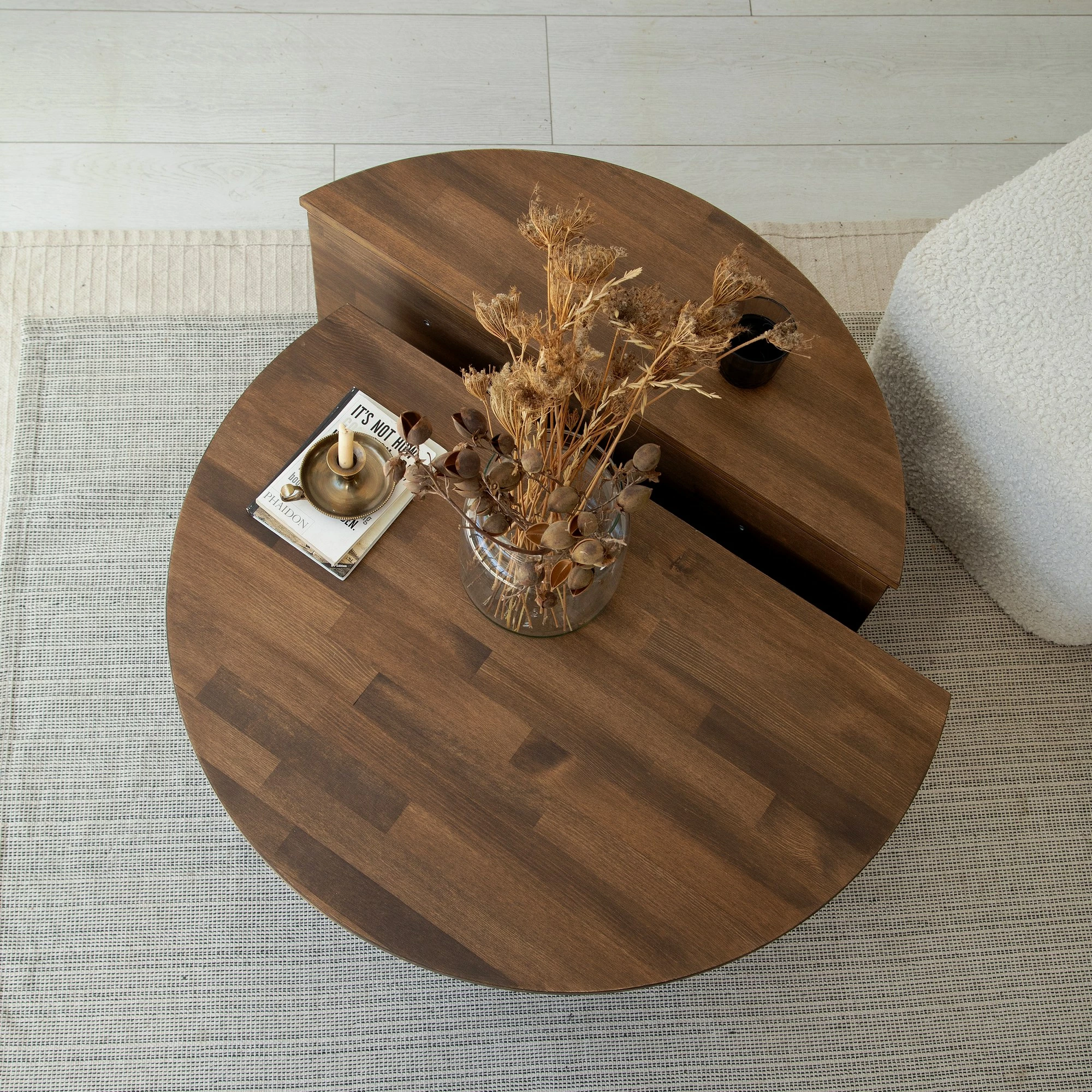 Set tavolinash kafeje Hanah Home, dru podium, ngjyrë arre