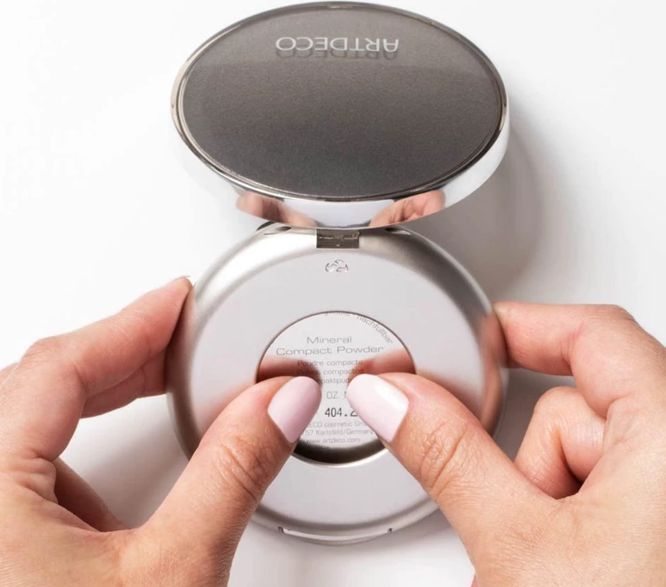 Hydra Mineral Compact Foundation, Artdeco