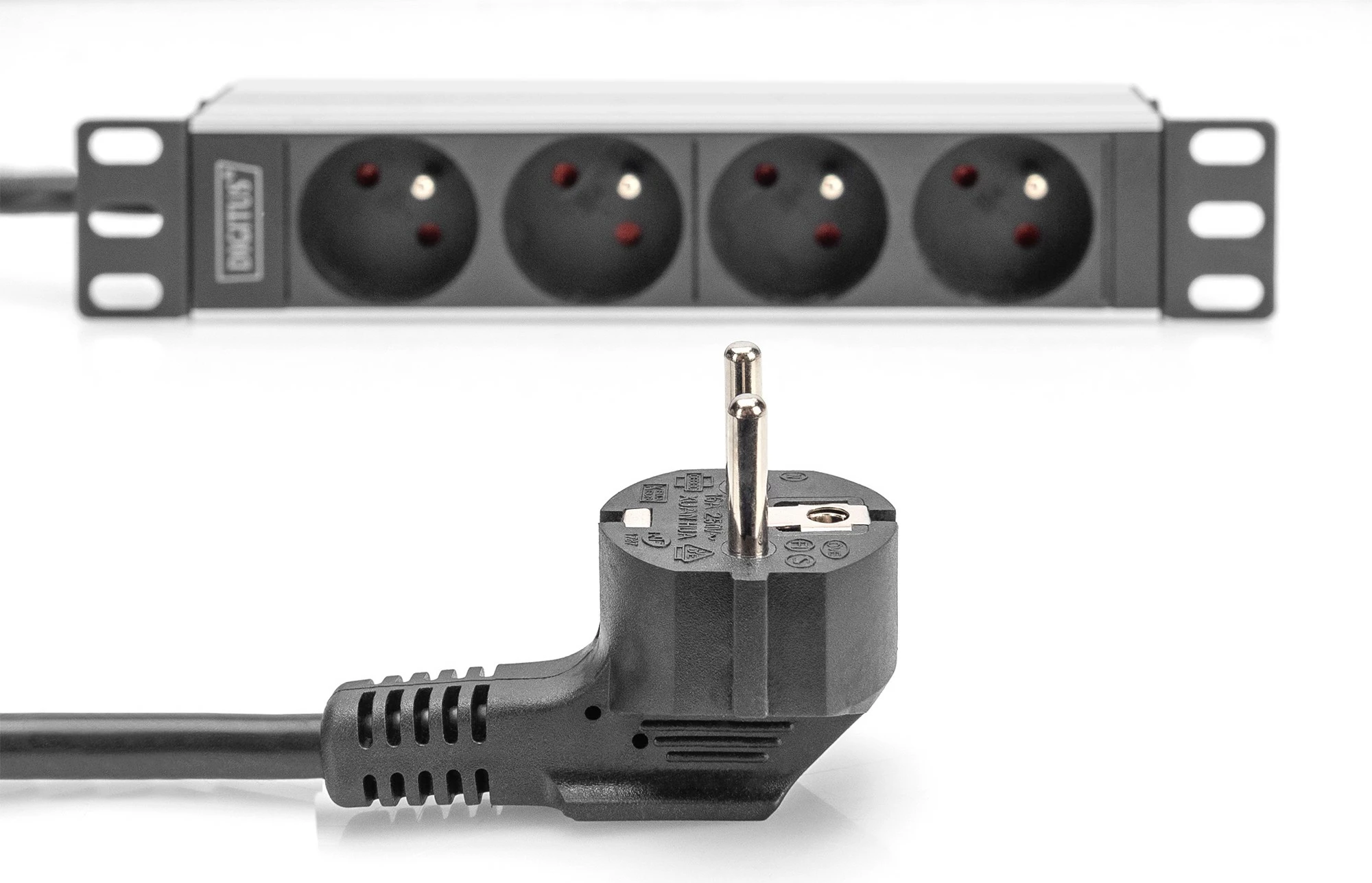 PDU Digitus 1U, 4xCEE7/5, 230V/16A, e zezë