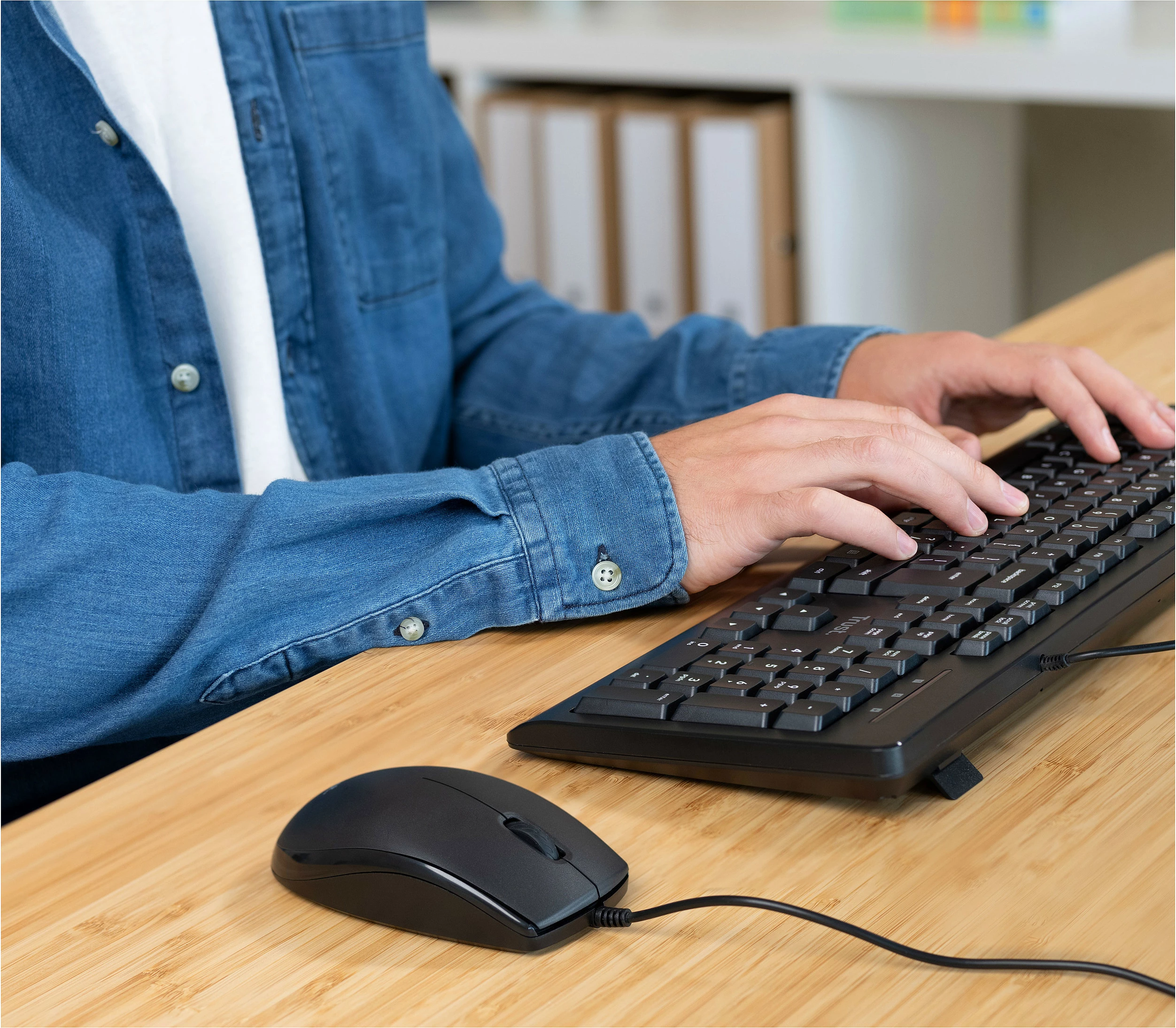 Set tastierë dhe maus Trust TKM-250, USB me kabllo, QWERTZ gjermanisht, i zi