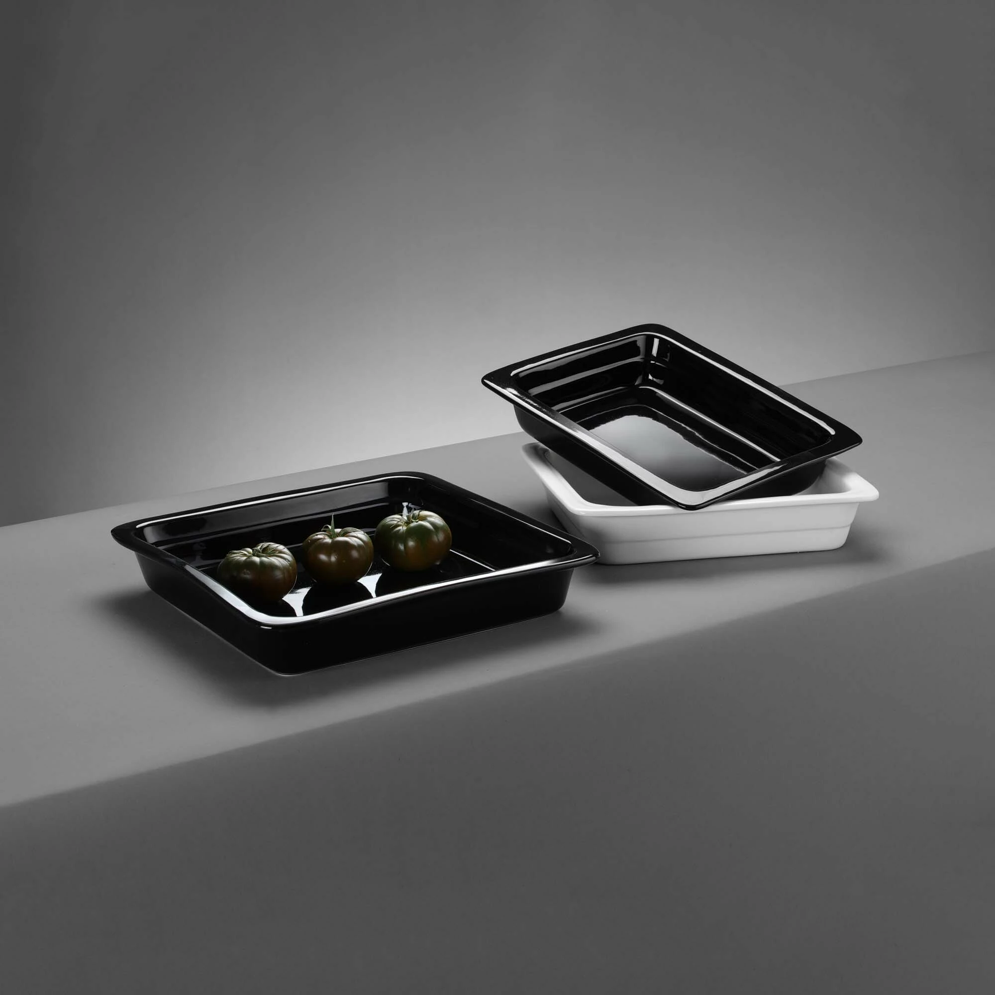 enë GN 2/3 porcelani, Fine Dine, 350x325x60 mm, e zezë