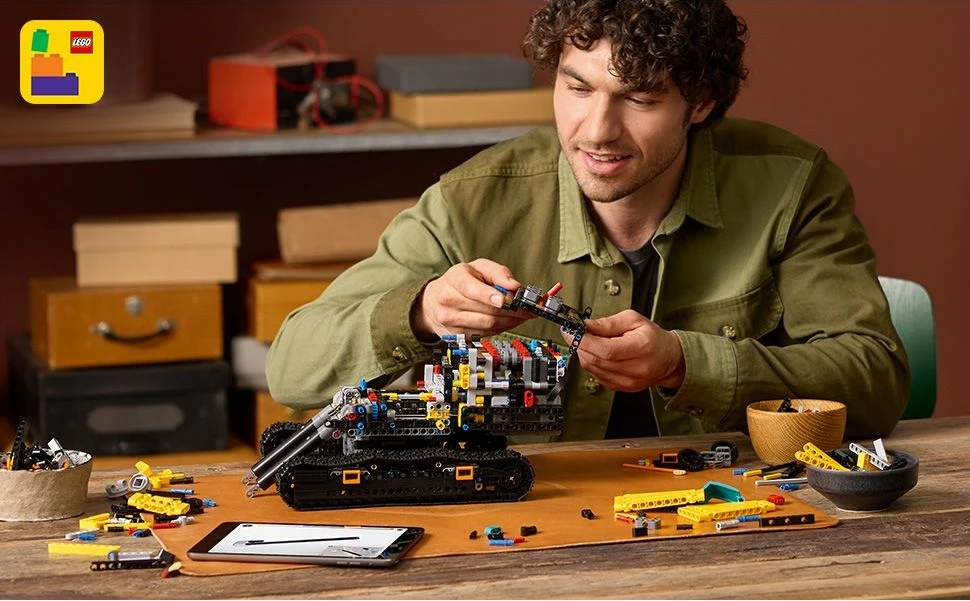 Set ndërtimi LEGO Technic Volvo EC500 Hybrid Bagger 42215, 2359 pjesë, shumëngjyrësh