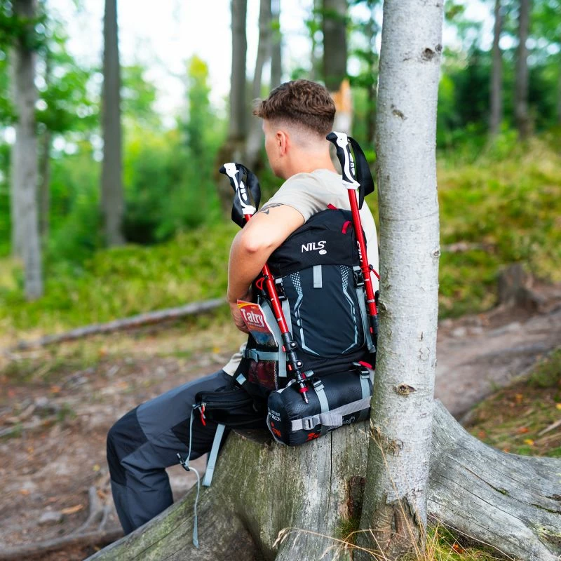 Çantë shpine turistike Nils Extreme NC1993 Northlake, e zezë