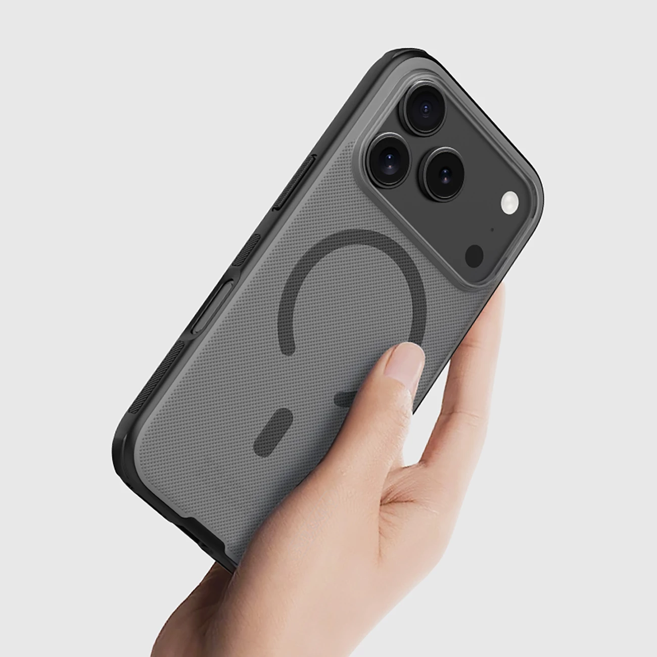 Mbështjellës Nillkin Super Frosted Shield Pro, për iPhone 17 Pro, MagSafe kompatibil, PC+TPU, e zezë transparente