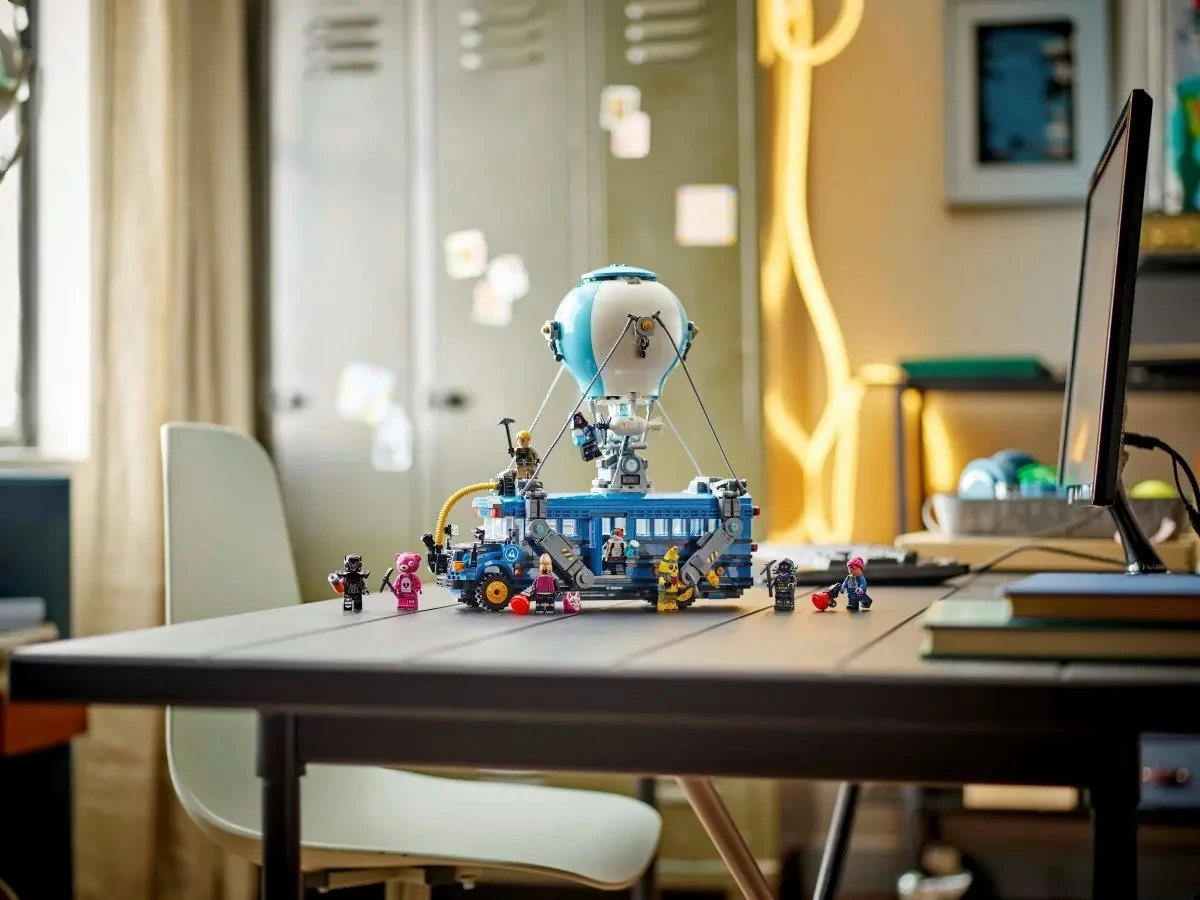 Set LEGO Fortnite 77073 Battle Bus, për moshën 10+ vjeç, Blu