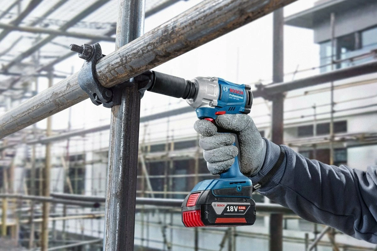 Çelës impakti Bosch Professional GDS 18V-350, 18V, 350 Nm, 1/2\", 2x 4.0Ah, brushless, me valixhe, blu