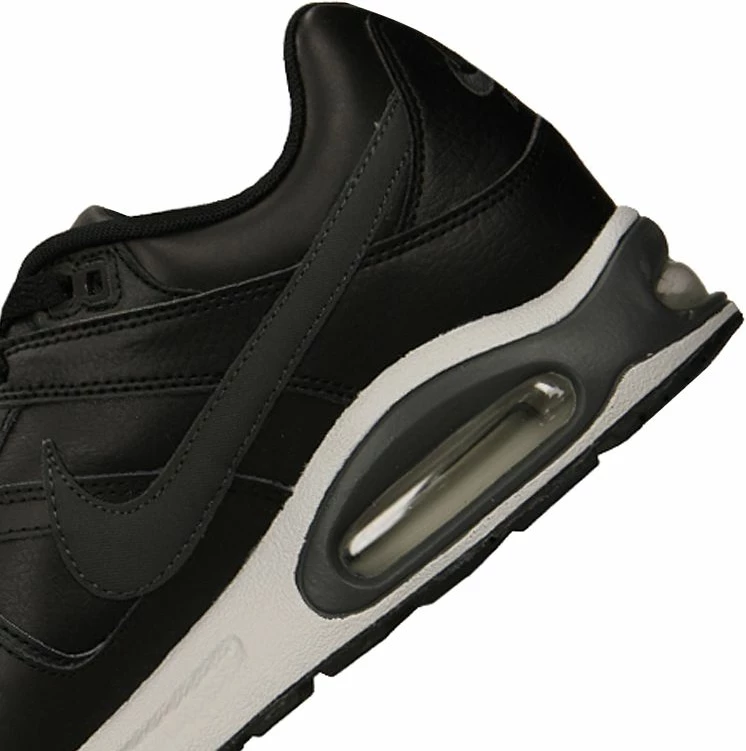 Atlete për meshkuj Nike, të zeza