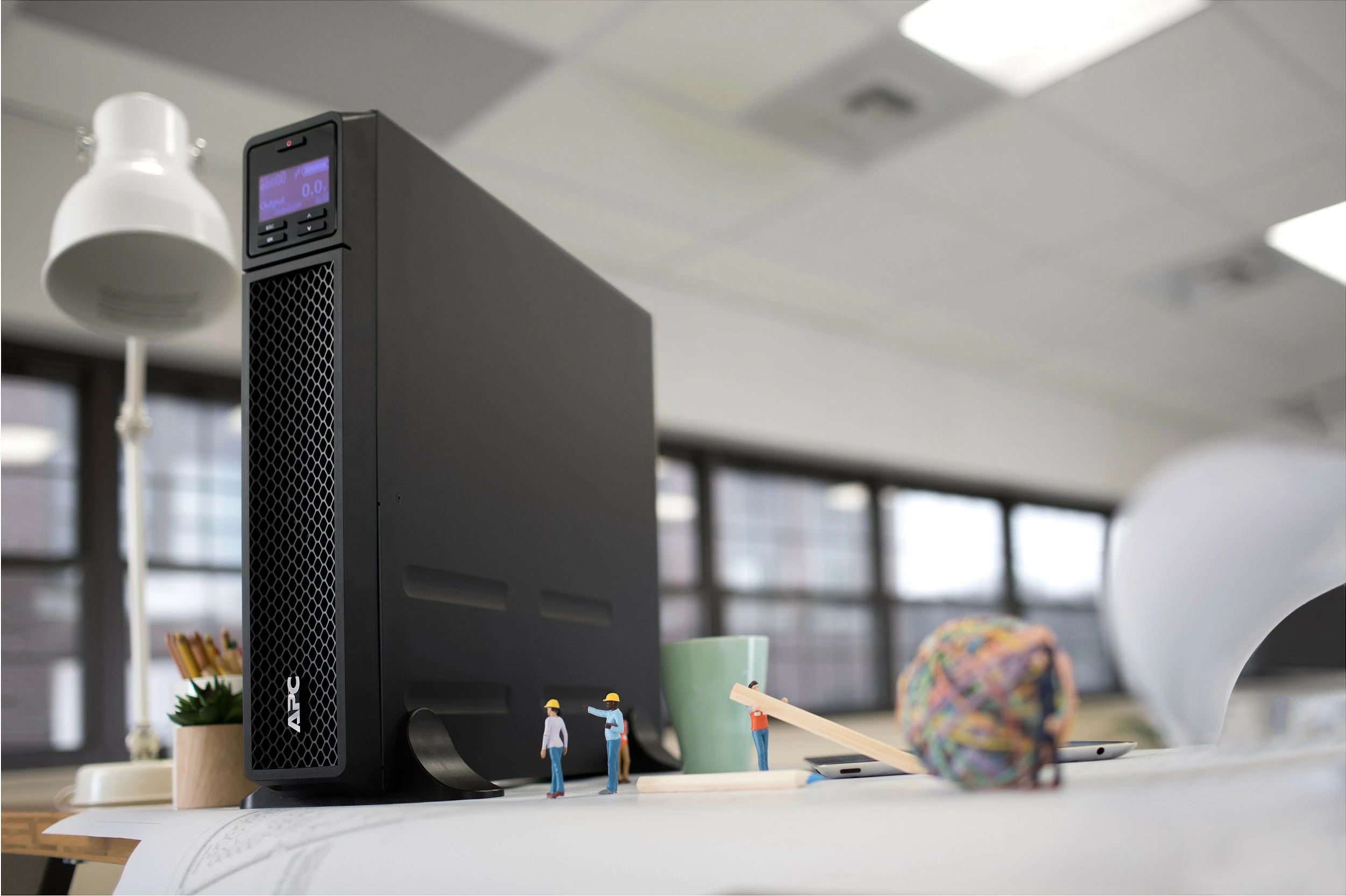 Smart-UPS APC 2200VA, Tower, 230V, 8x C13+2x C19, SmartSlot, Kohëzgjatje e zgjatur