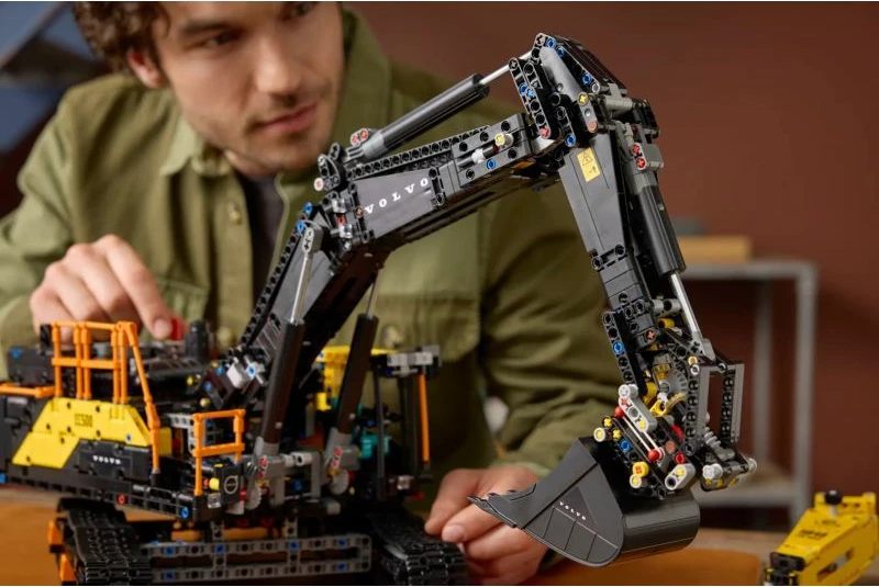 Set ndërtimi LEGO Technic për të rritur