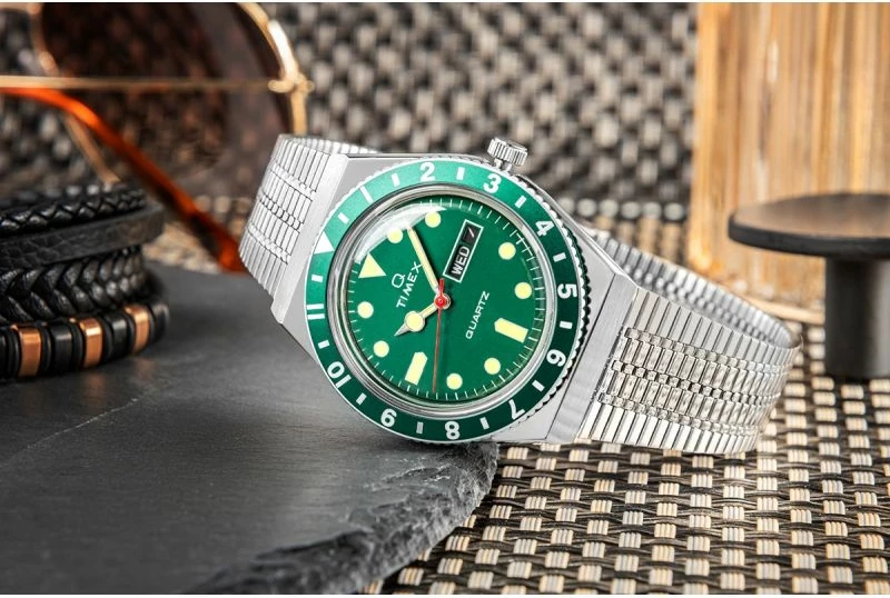 Orë dore për meshkuj Timex, e argjendtë