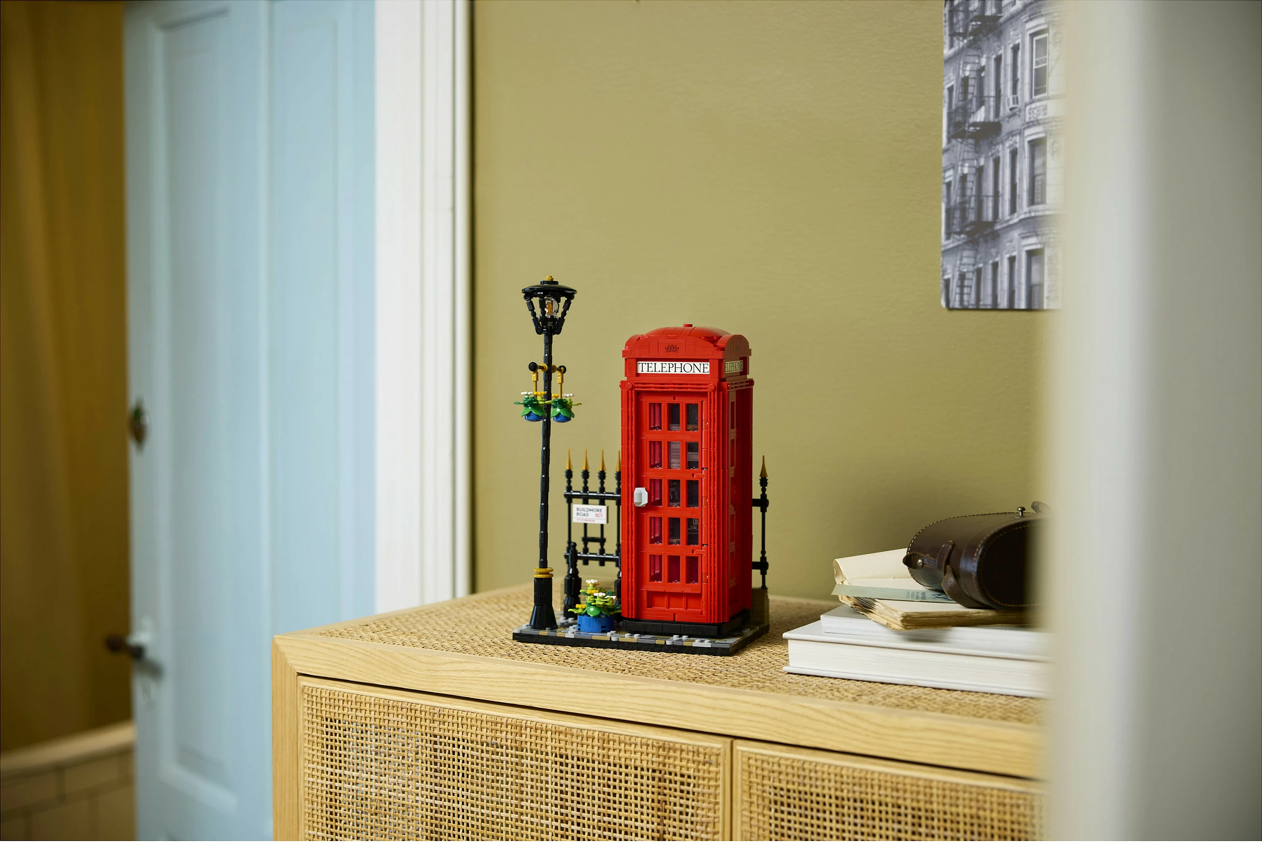 Set ndërtimi LEGO Ideas 21347, Kuti telefonike e kuqe londineze, 1460 pjesë, Multikolor