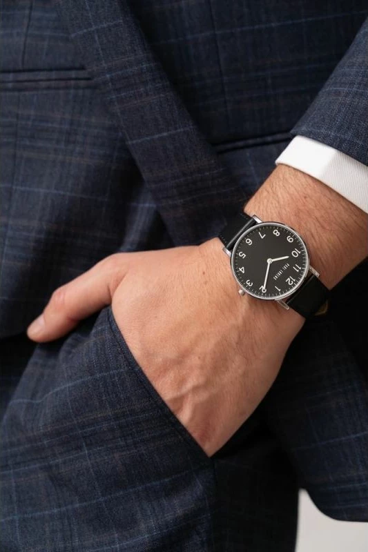 Orë dore për meshkuj Paul Lorens, e zezë