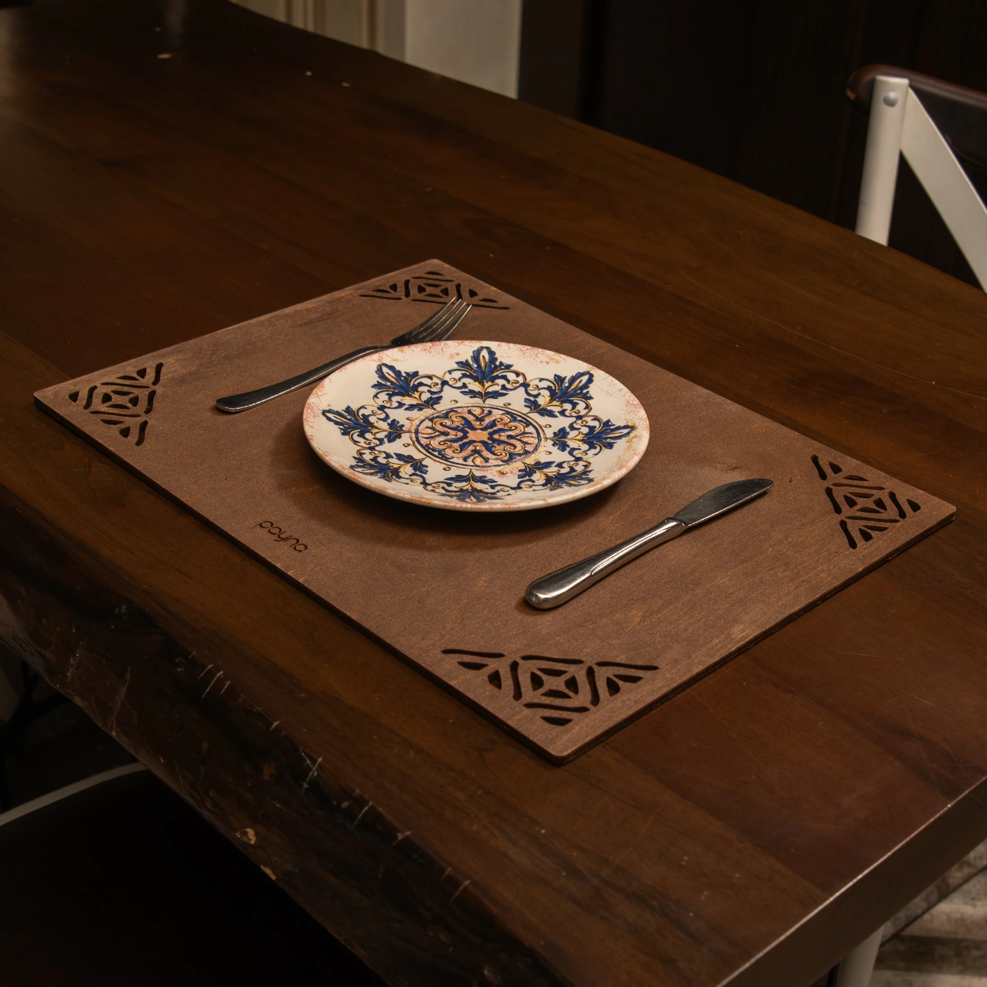 Set nënshtrues tavoline prej druri, 4 copë, Hermia Corpat, ngjyrë wenge